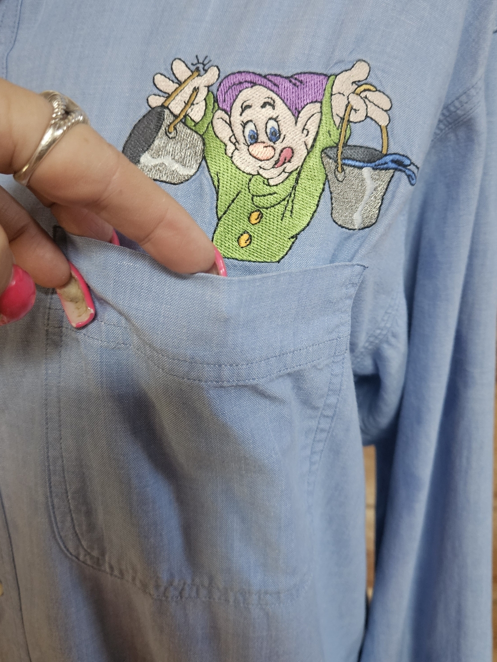 Vintage 1990 Disney Light Blue Button-Down Shirt with Seven Dwarfs Embroidery - Picture 5 of 13